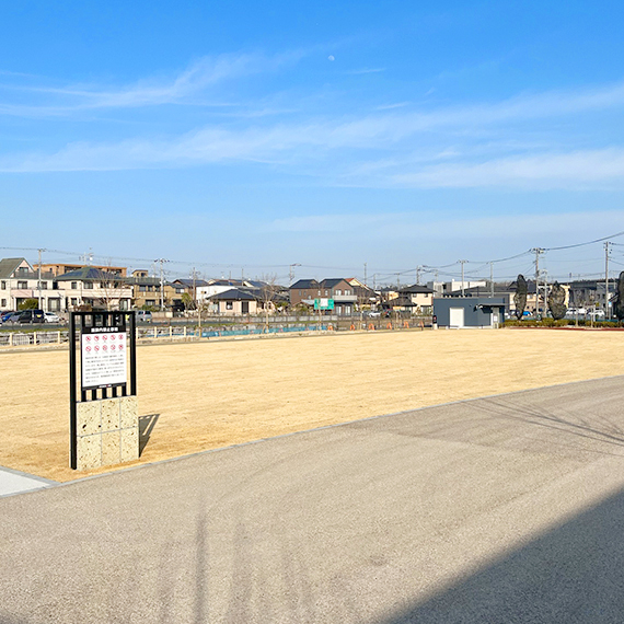 芝生広場